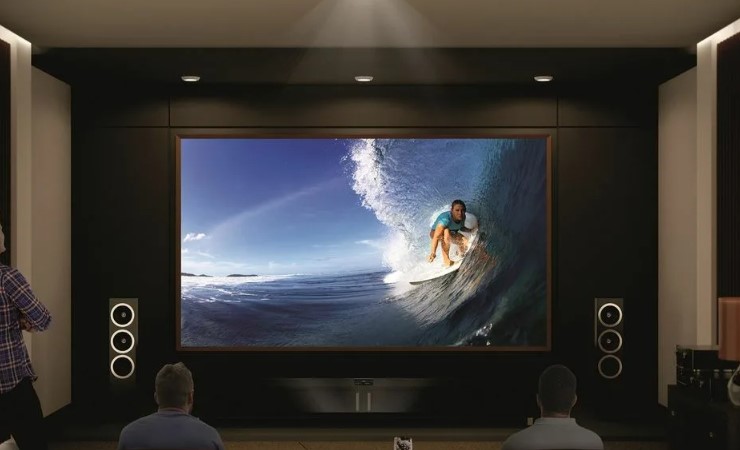 Стоит ли покупать проектор вместо телевизора?