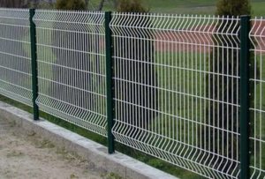 Виды заборов и сеток для ограждения: что выбрать для участка