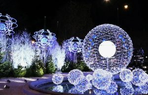 Как выбрать уличные гирлянды для новогоднего декора