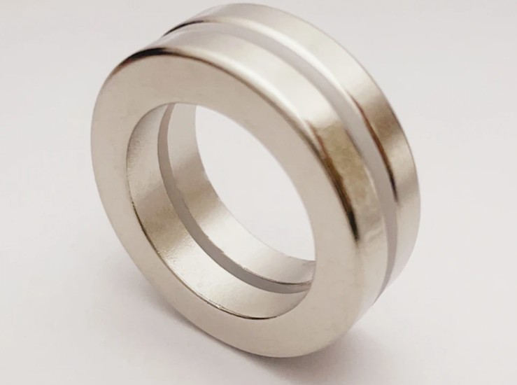 Практическая сила в миниатюре возможности неодимовых магнитов колец